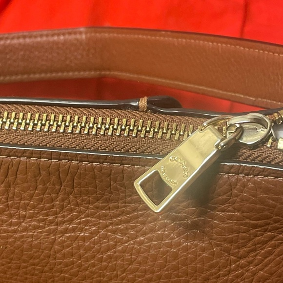 Like New Coach Genuine Leather medium size convertible bag shoulder brown cognac - Picture 12 of 13